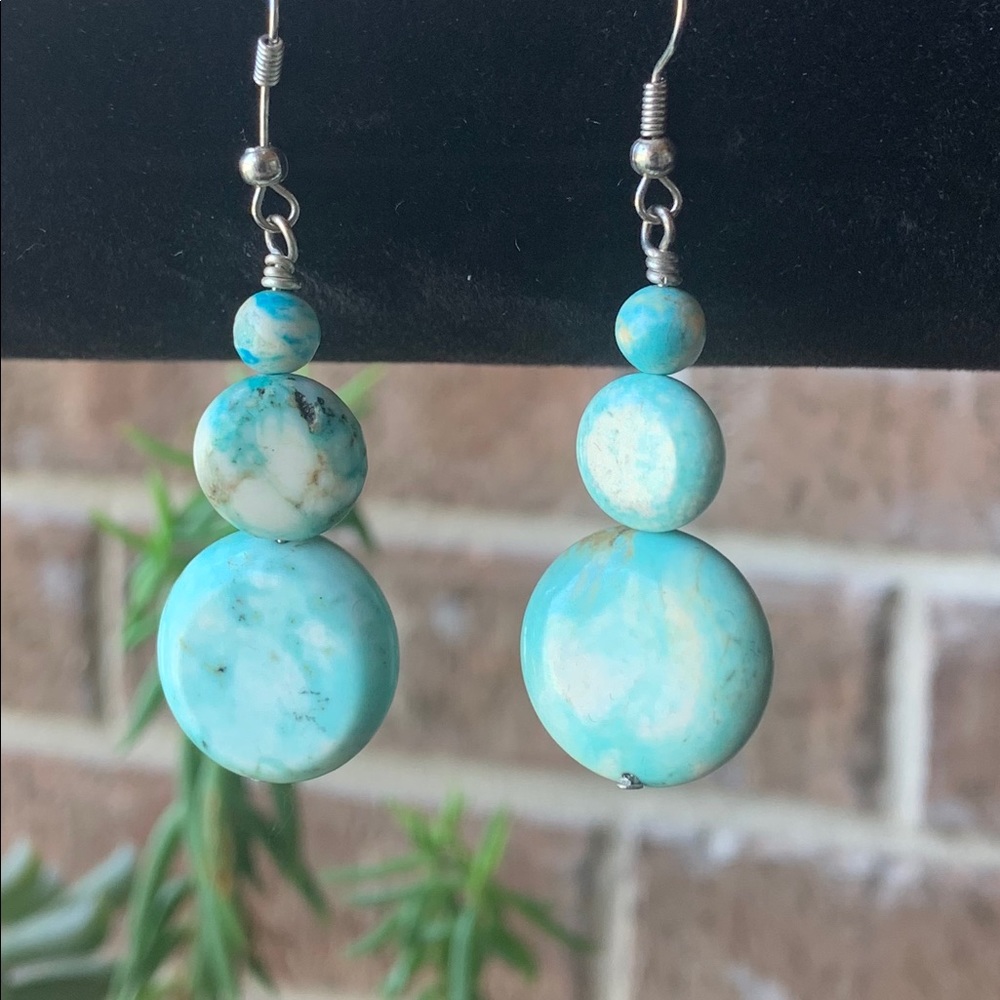 Dangle earrings